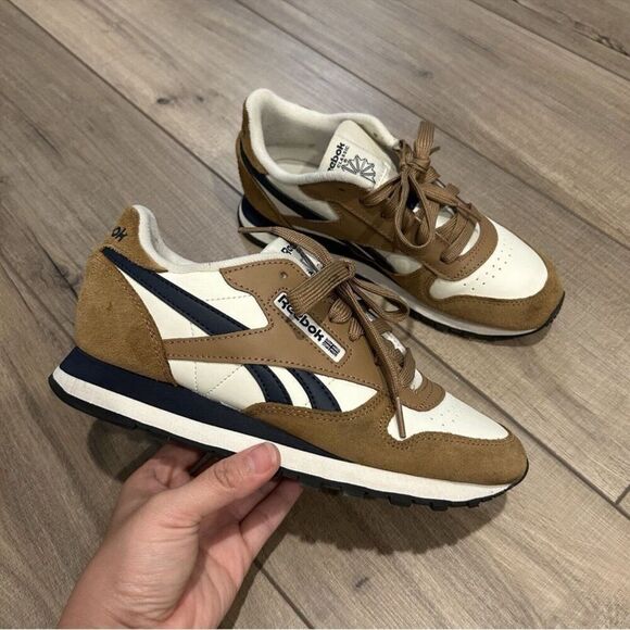 Reebok Classic Leather Low Brown Navy Size 5 Trendy Suede 622 - Picture 1 of 10